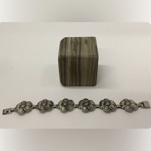 Vintage Art Deco Sterling Silver Filigree Flower Bracelet from the 1930s